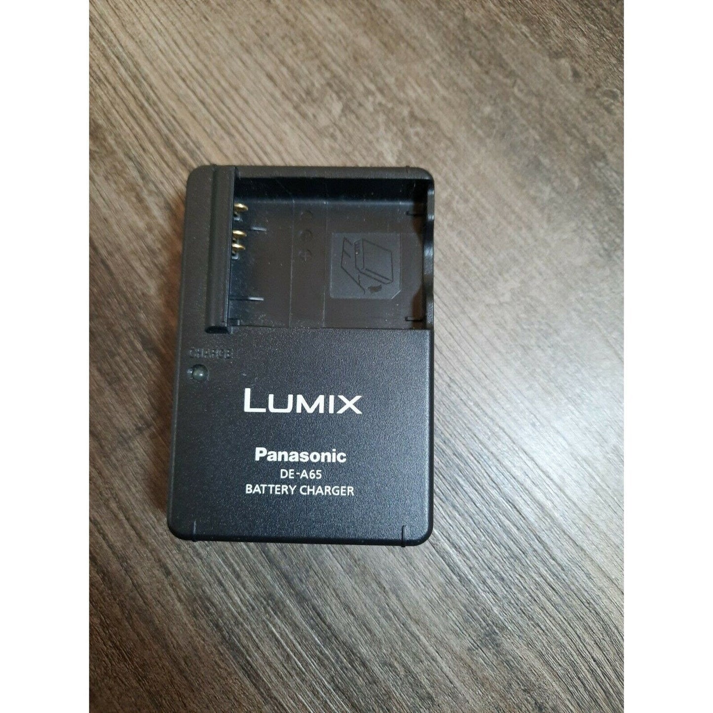 Lumix DE-A65 Charger