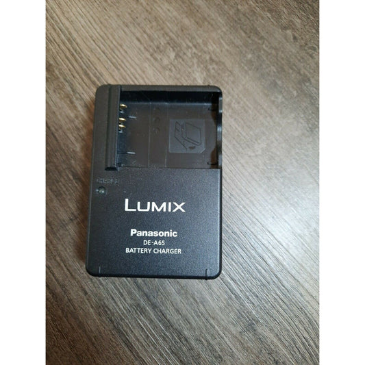 Lumix DE-A65 Charger